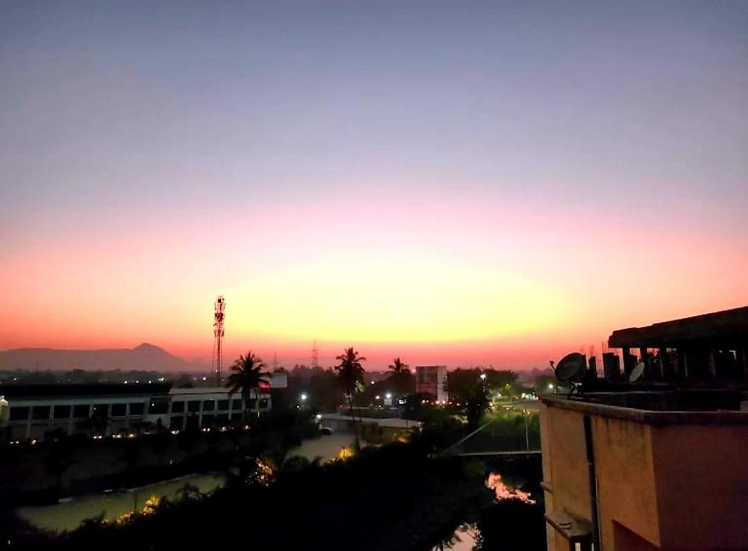 The Democracy Hotel & Resorts นาสิก ภายนอก รูปภาพ